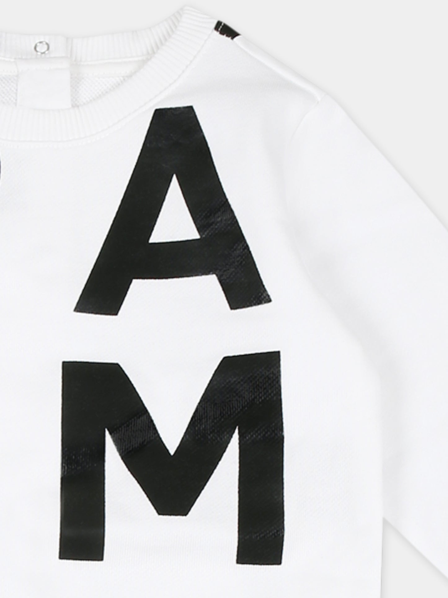 White suit for babykids with logo