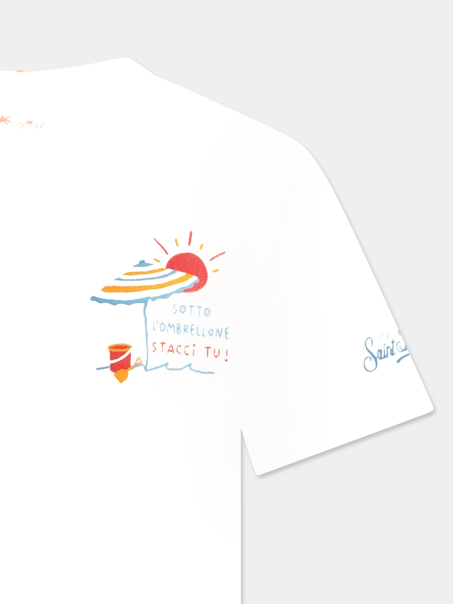 White t-shirt for boy with umbrella