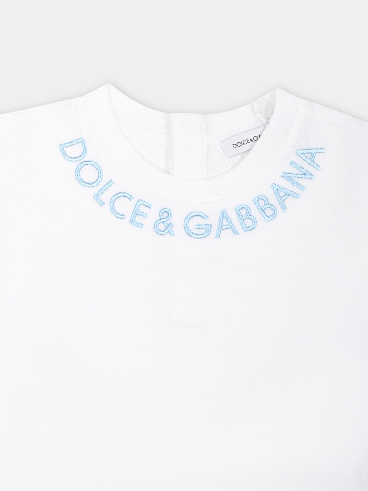 T-shirt bianca per neonati con logo celeste ricamato,Dolce & Gabbana Kids,L1JTHO G7L5J S9000