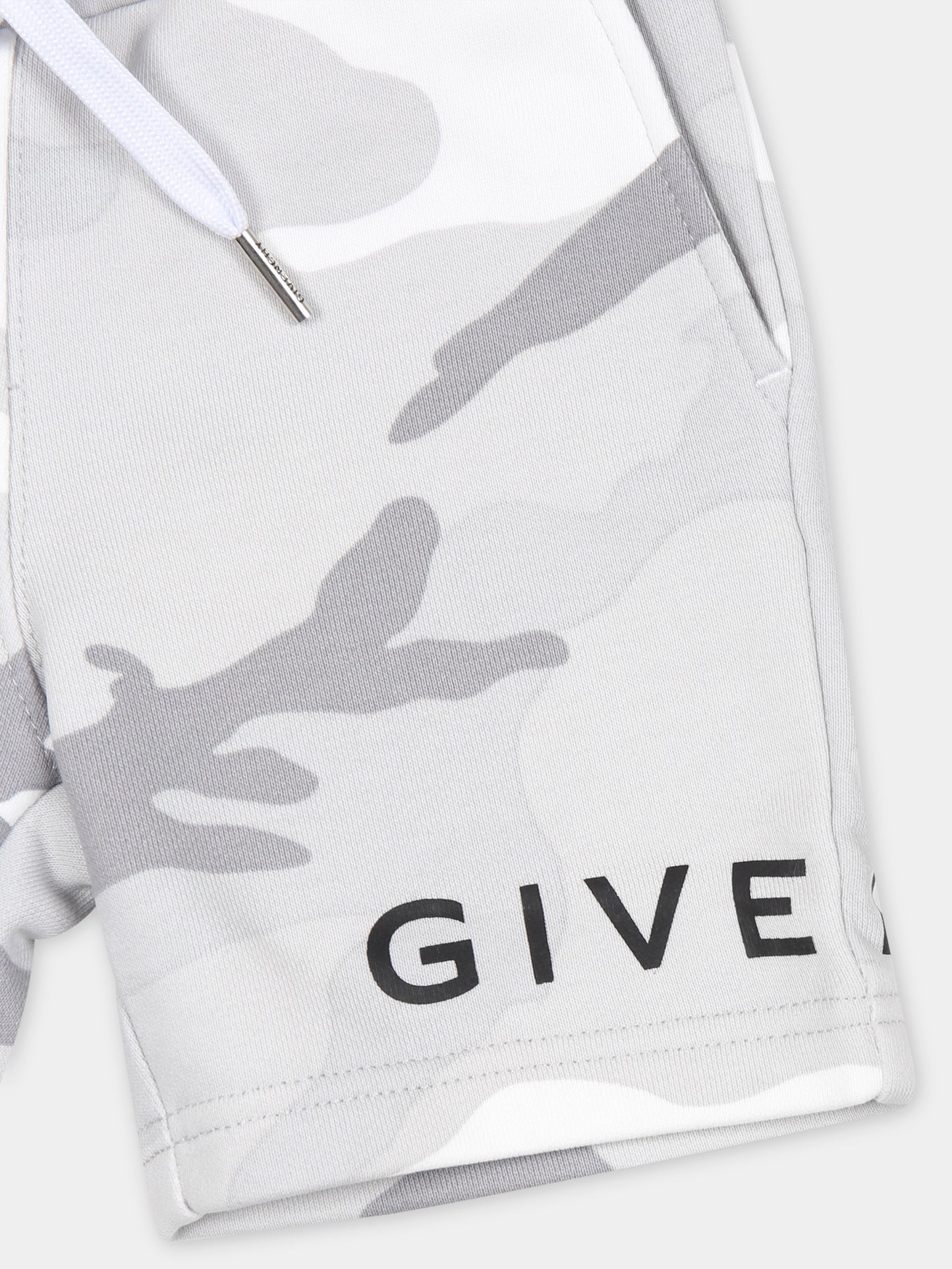 Shorts grigi per neonato con logo e stampa mimetica,Givenchy Kids,H30222 M01