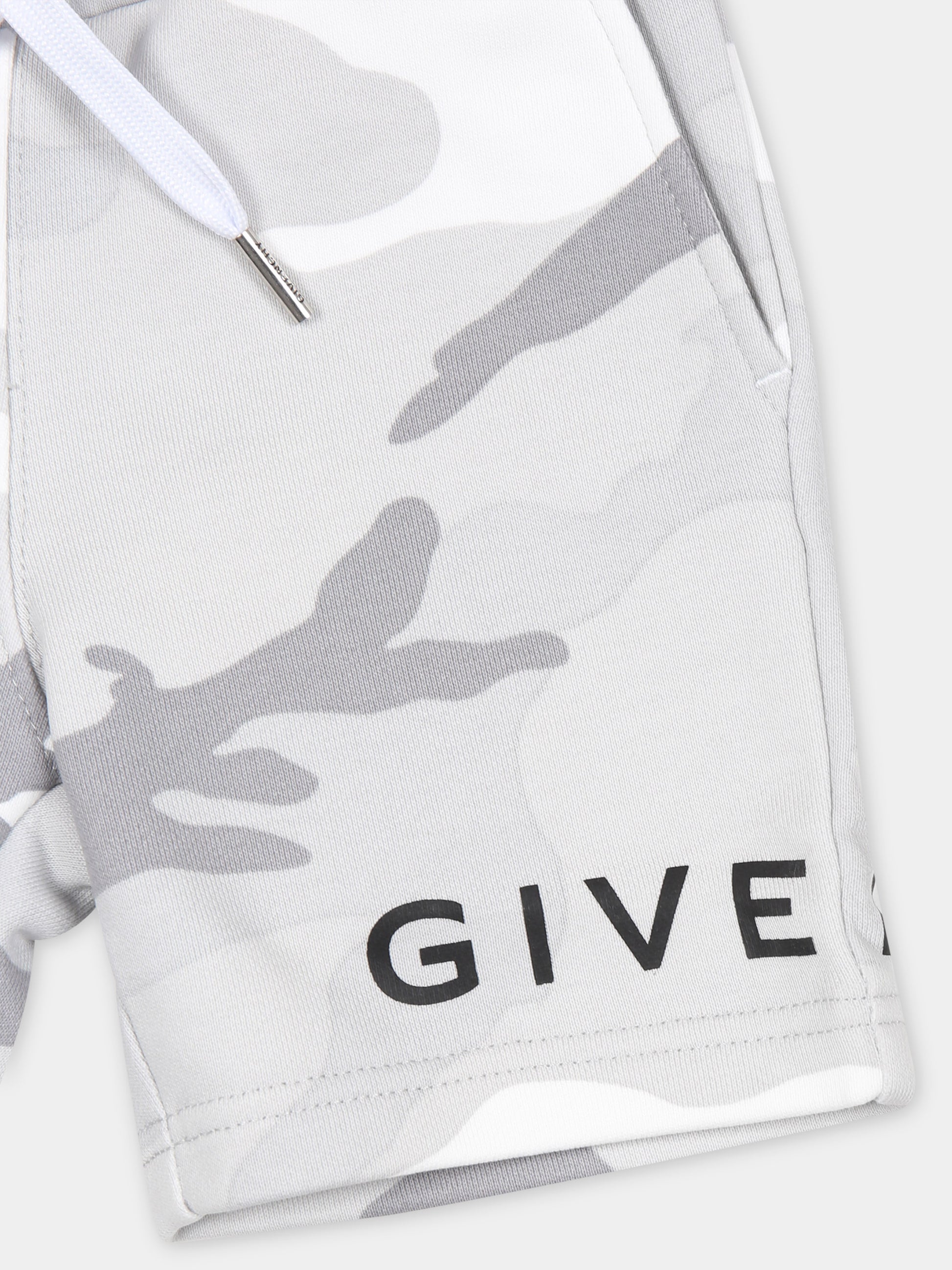 Shorts grigi per neonato con logo e stampa mimetica,Givenchy Kids,H30222 M01