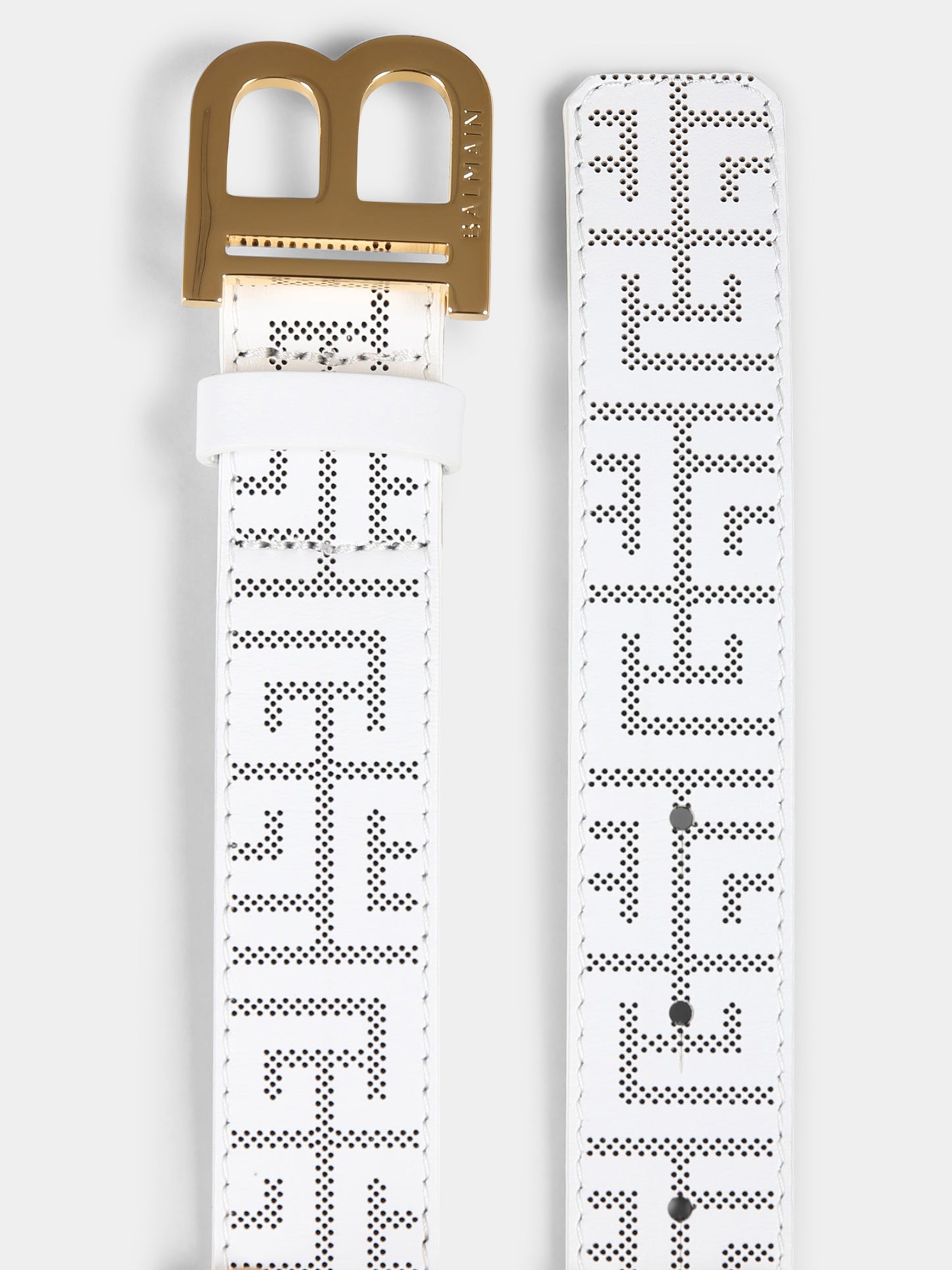 White belt for girl with maze